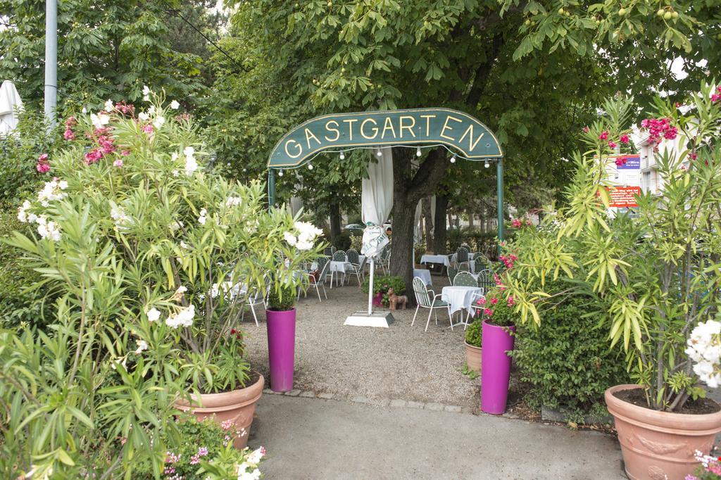 Hotel Bergwirt Schoenbrunn Wien Exteriör bild