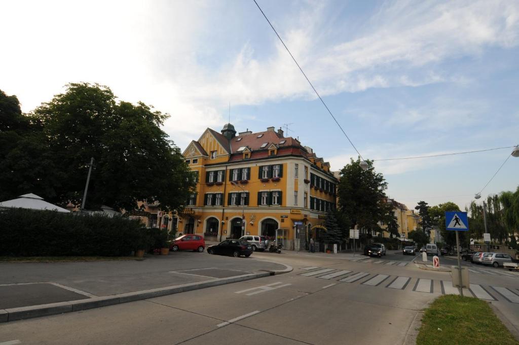Hotel Bergwirt Schoenbrunn Wien Exteriör bild