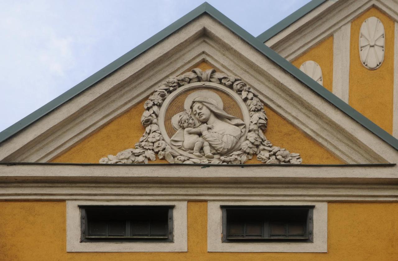 Hotel Bergwirt Schoenbrunn Wien Exteriör bild